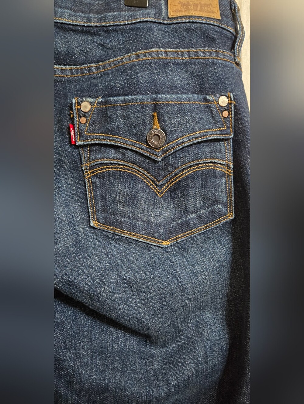 #241 Pre-Loved Levi's Perfect Waist 525 Bootcut Jeans - Picture 4 of 6